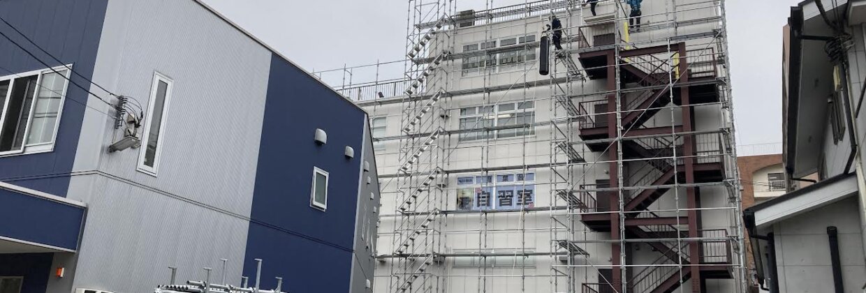 横浜市青葉区青葉台にて、テナントビル修繕工事始まりました。