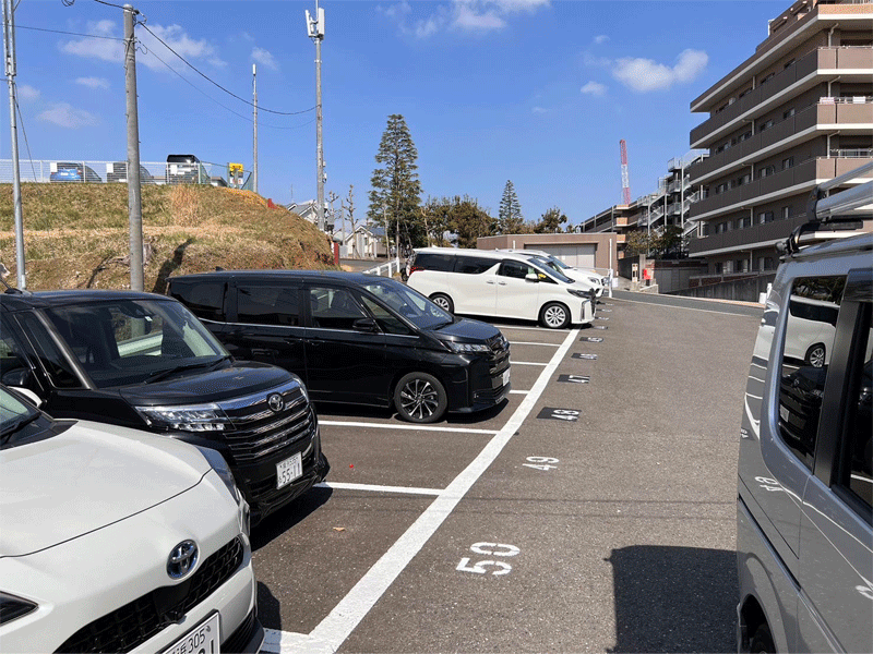 横浜市港南区日野にて駐車場50台ライン及び番号塗装工事完了致しました。