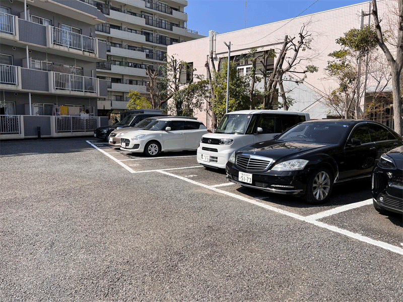 横浜市港南区野庭町にて駐車場21台ライン及び番号塗装工事完了致しました。